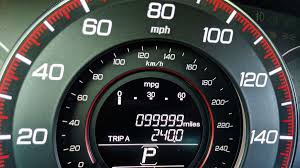 mobil bekas odometer tinggi