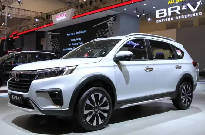 Tips Mencari Mobil Keluarga